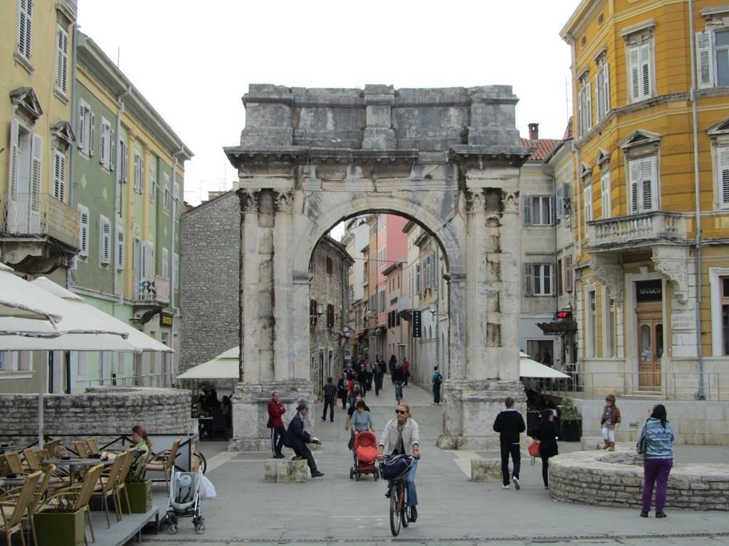Gorgeous Apartment In Pula With House Sea View Kamer foto