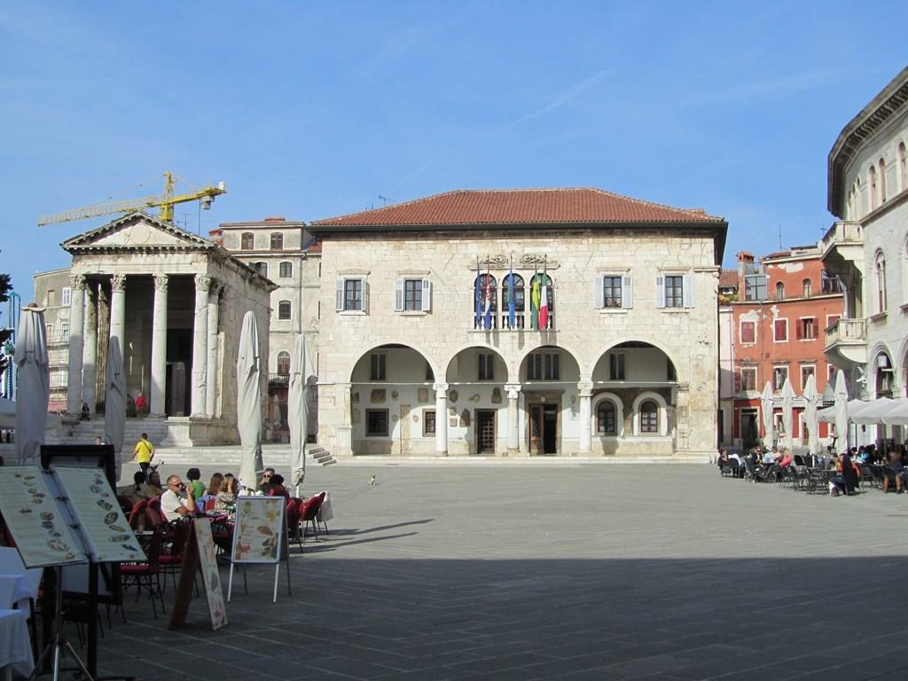 Gorgeous Apartment In Pula With House Sea View Kamer foto